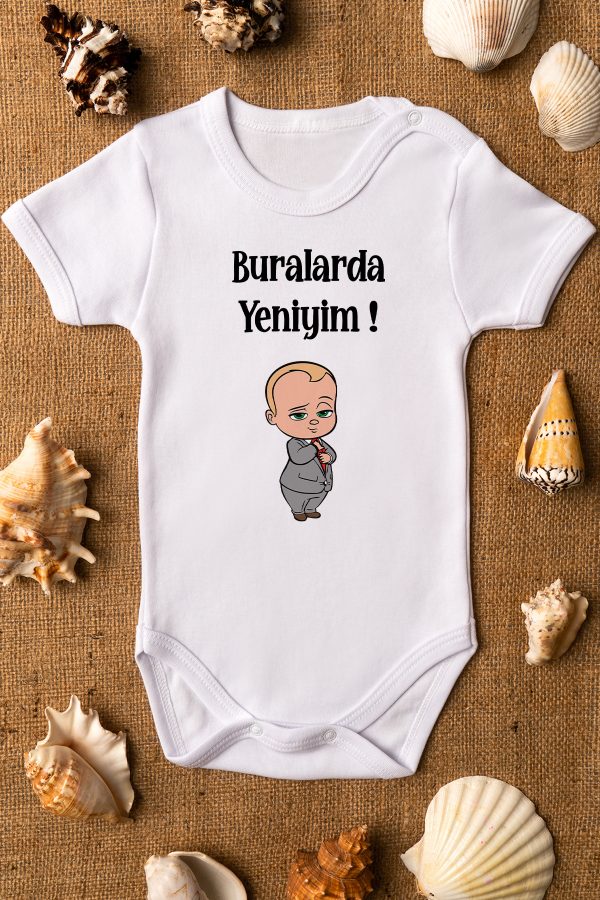 Buralarda Yeniyim Patron Bebek Baskılı Kısa Kollu Bebek Body Beyaz Badi Zıbın 5202