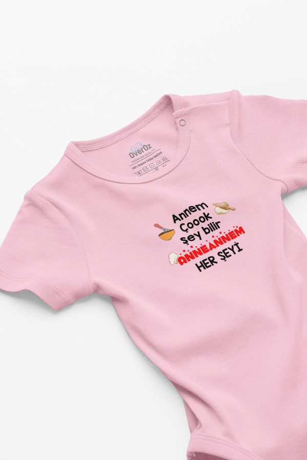 Anneannem Her Şeyi Bilir Baskılı Kısa Kollu Pembe Bebek Body Badi Zıbın 5236-P