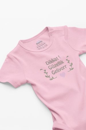 Dikkat Güzellik Geliyor Bebek Body Çıtçıtlı Zıbın Tulum 5902-P