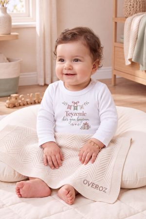 Uzun Kollu Beyaz Bebek Zıbın Teyzemle Her Gün Bayram Yazılı Pamuklu Çıtçıtlı Body 5992