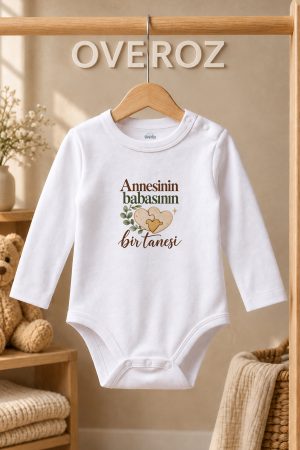 Anne Baba Yazılı Bebek Zıbın Ahşap Kalp Baskılı Beyaz Uzun Kollu Body 6088